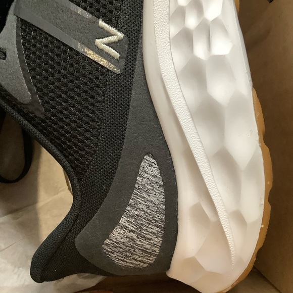 NEW BALANCE Marisek4 Black & White Running Shoes Size 12 - Picture 14 of 16